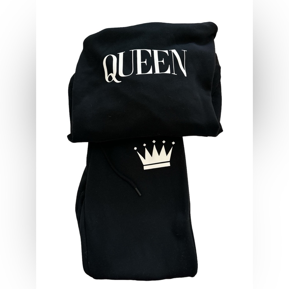 Woman’s Fashion Nova Queen 👸 sweatsuit size small 💥 - Picture 2 of 6